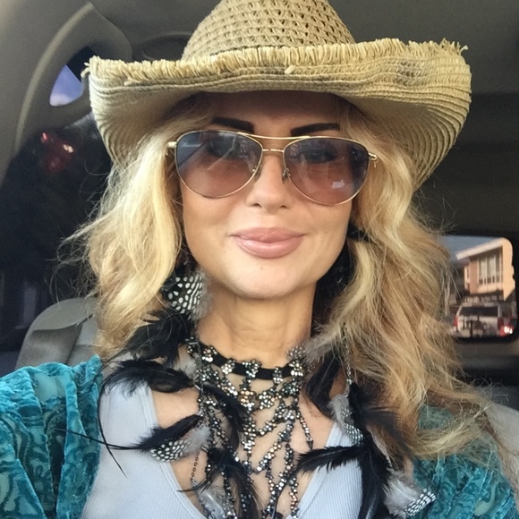 Meet your Posher, Margo - Picture 11 of 11